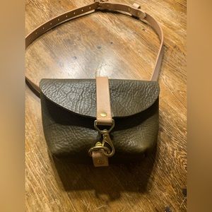 Glad and Young Fanny pack Olive/Natural